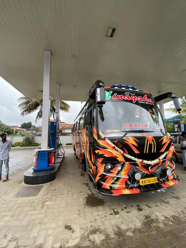 Sri Vinayaka Tour Bus Stance