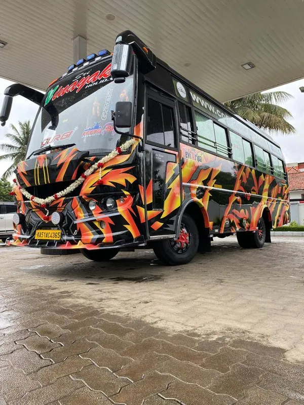 Sri Vinayaka Tour Coach Profile